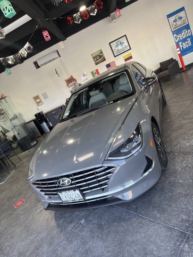 Hyundai Sonata Hybrid Vehicle Full-screen Gallery Image 10