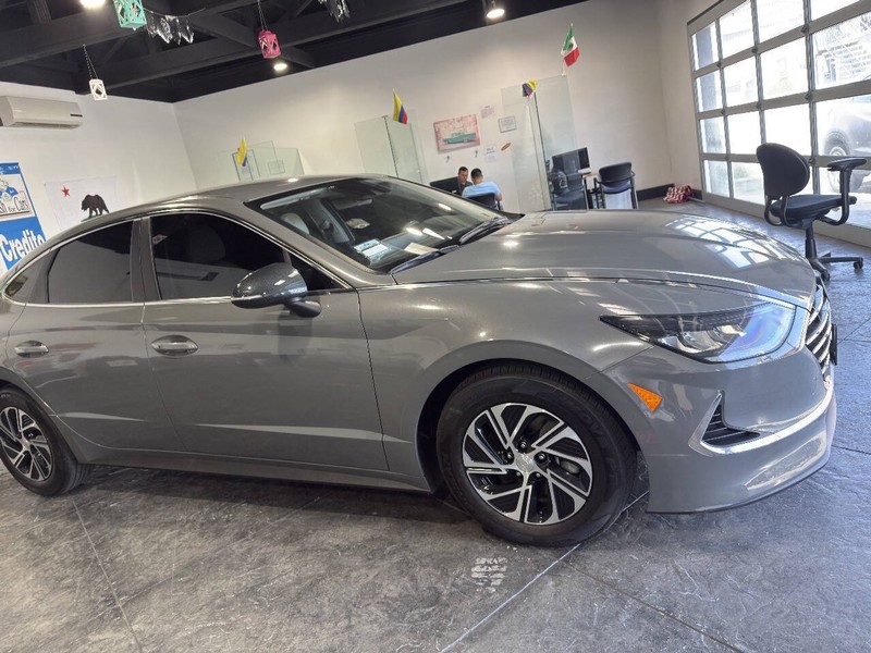 Hyundai Sonata Hybrid Vehicle Full-screen Gallery Image 29