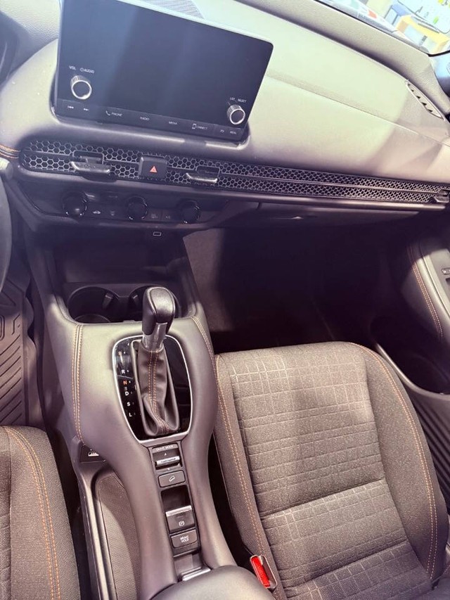Honda HR-V Vehicle Full-screen Gallery Image 37