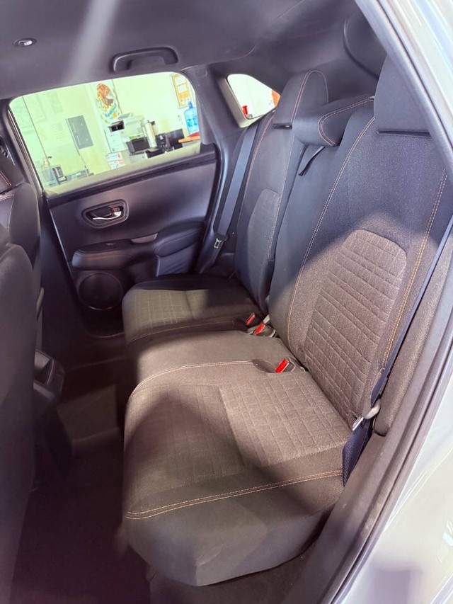 Honda HR-V Vehicle Full-screen Gallery Image 41