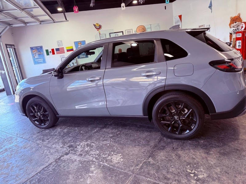 Honda HR-V Vehicle Full-screen Gallery Image 07