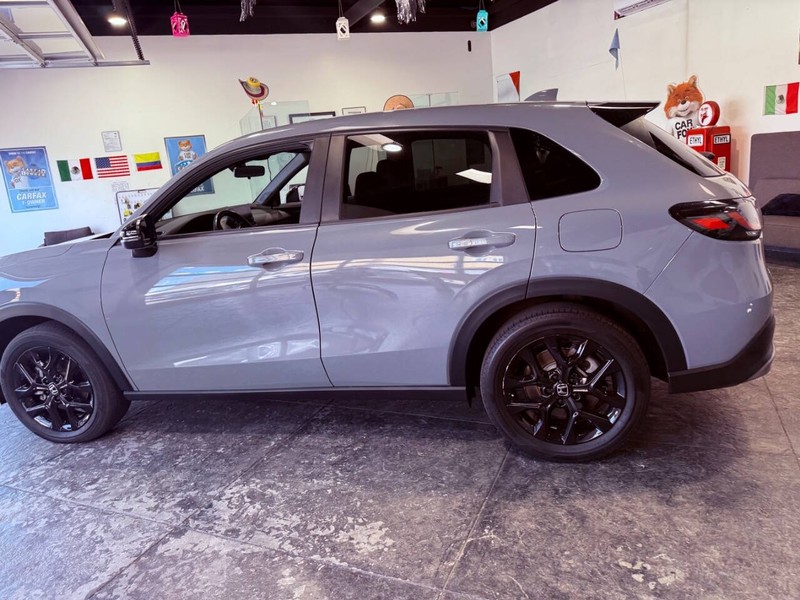 Honda HR-V Vehicle Full-screen Gallery Image 08