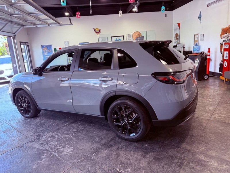 Honda HR-V Vehicle Full-screen Gallery Image 20