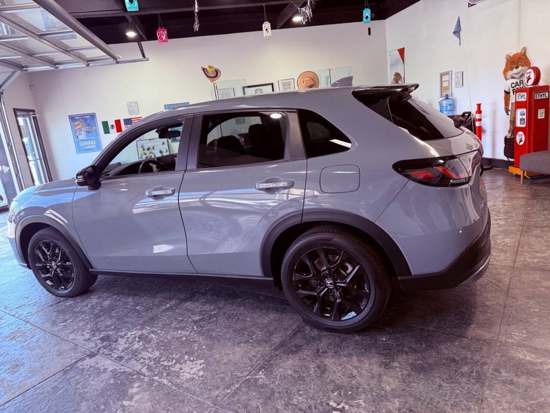 Honda HR-V Vehicle Full-screen Gallery Image 21