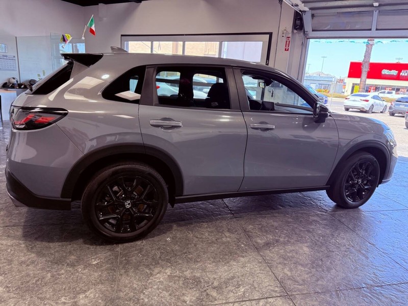Honda HR-V Vehicle Full-screen Gallery Image 25