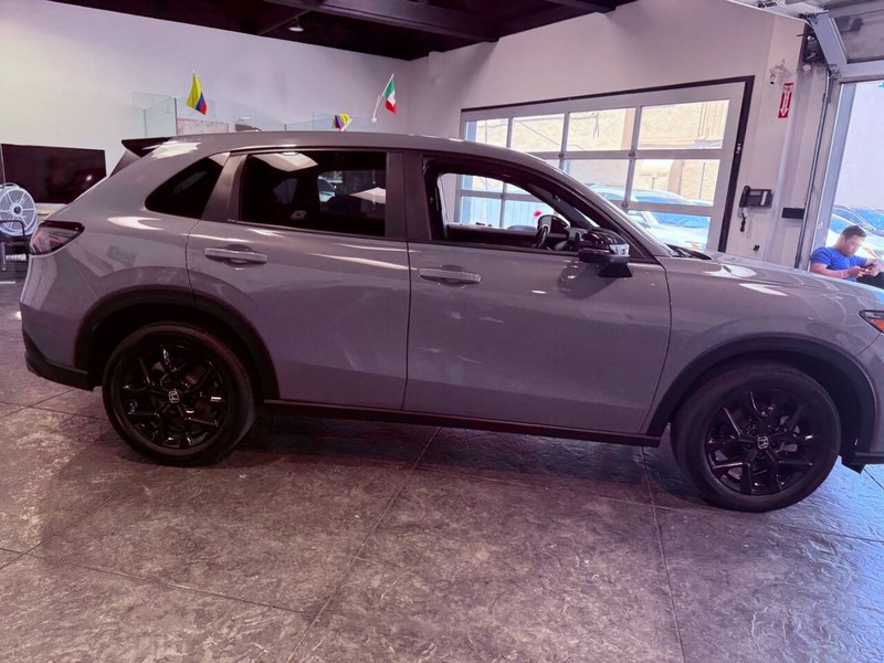 Honda HR-V Vehicle Full-screen Gallery Image 28