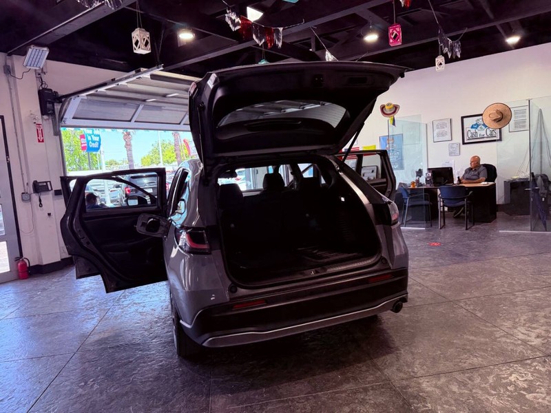 Honda HR-V Vehicle Full-screen Gallery Image 44