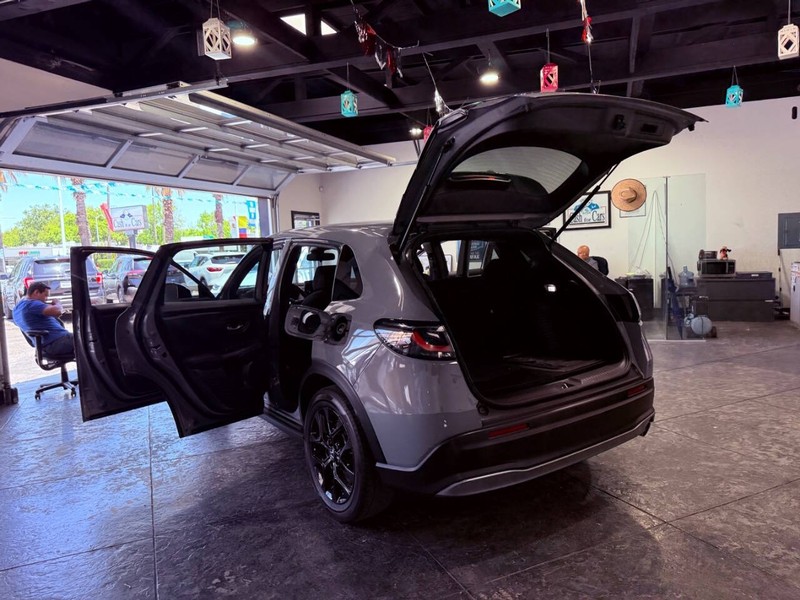Honda HR-V Vehicle Full-screen Gallery Image 47