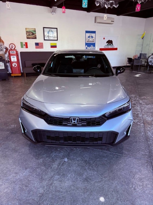 Honda Civic Sedan Vehicle Full-screen Gallery Image 02
