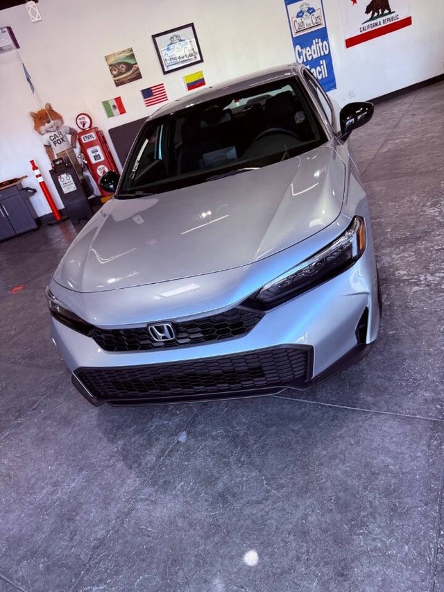 Honda Civic Sedan Vehicle Full-screen Gallery Image 04