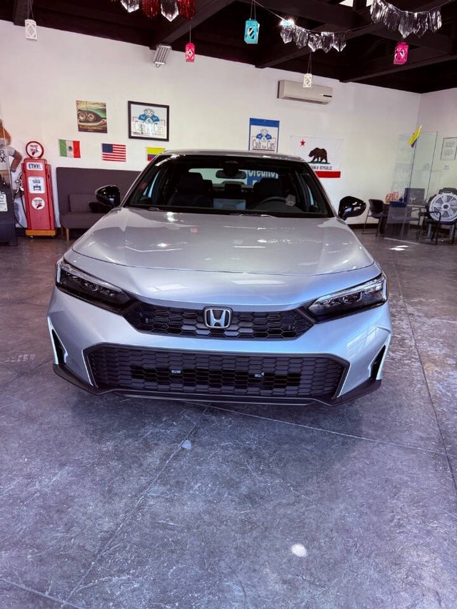 Honda Civic Sedan Vehicle Full-screen Gallery Image 06