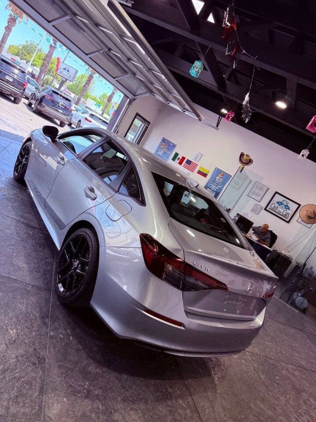 Honda Civic Sedan Vehicle Full-screen Gallery Image 17