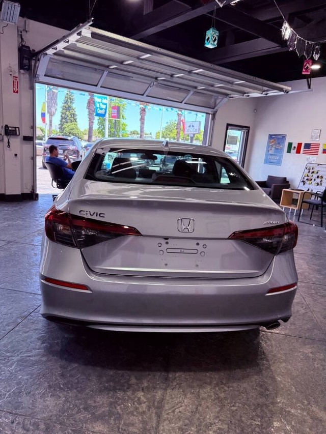 Honda Civic Sedan Vehicle Full-screen Gallery Image 21