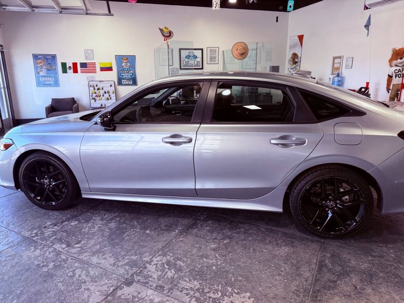 Honda Civic Sedan Vehicle Full-screen Gallery Image 10