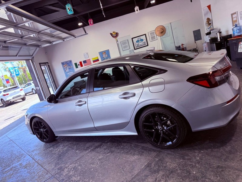 Honda Civic Sedan Vehicle Full-screen Gallery Image 13