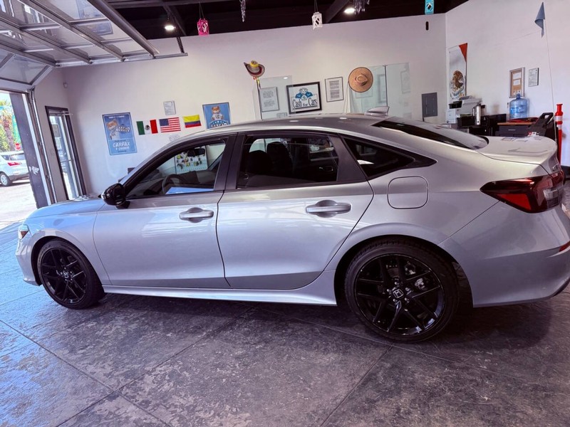 Honda Civic Sedan Vehicle Full-screen Gallery Image 14