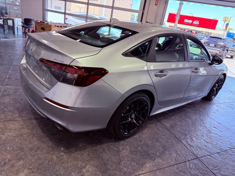 Honda Civic Sedan Vehicle Full-screen Gallery Image 24