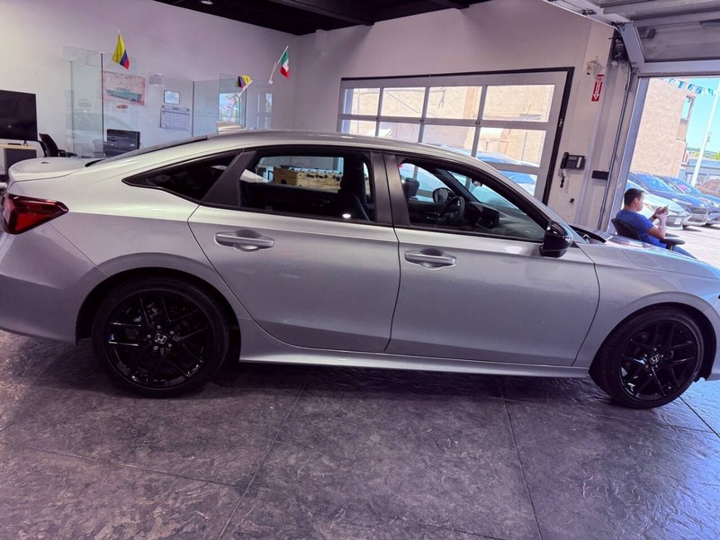 Honda Civic Sedan Vehicle Full-screen Gallery Image 26
