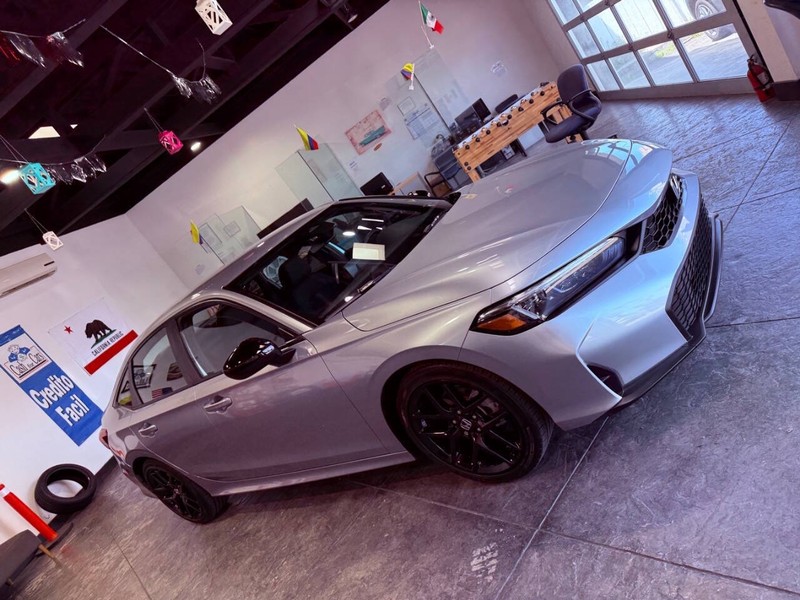 Honda Civic Sedan Vehicle Full-screen Gallery Image 32