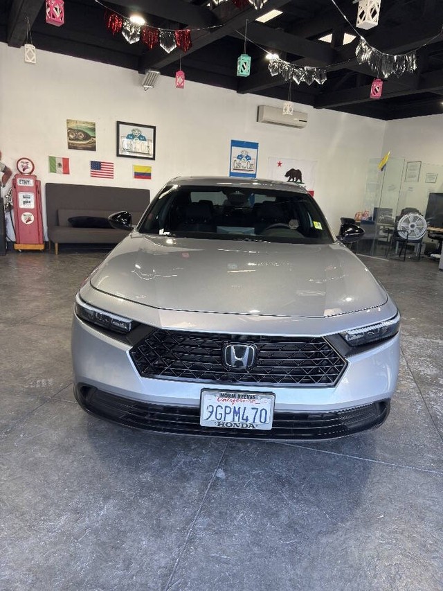 Honda Accord Hybrid Vehicle Full-screen Gallery Image 06