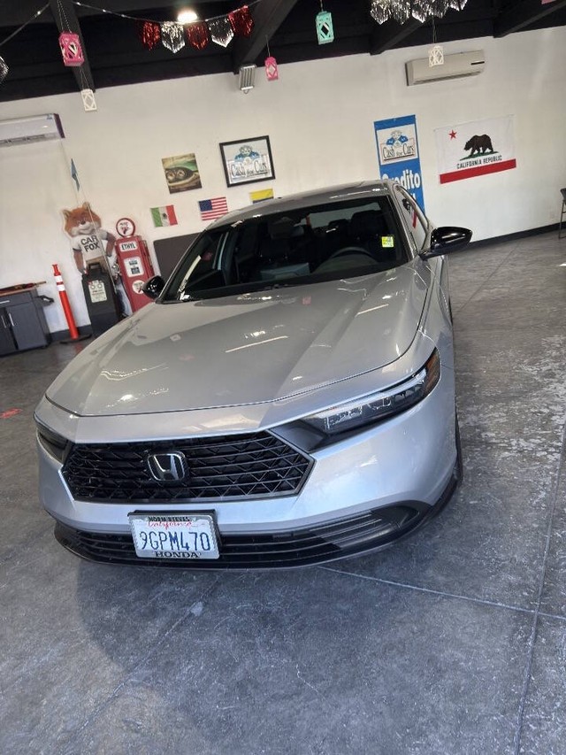 Honda Accord Hybrid Vehicle Full-screen Gallery Image 08