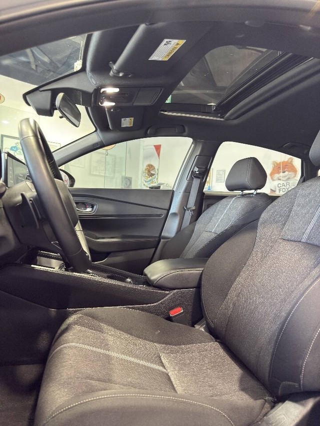 Honda Accord Hybrid Vehicle Full-screen Gallery Image 28