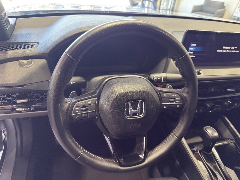 Honda Accord Hybrid Vehicle Full-screen Gallery Image 30