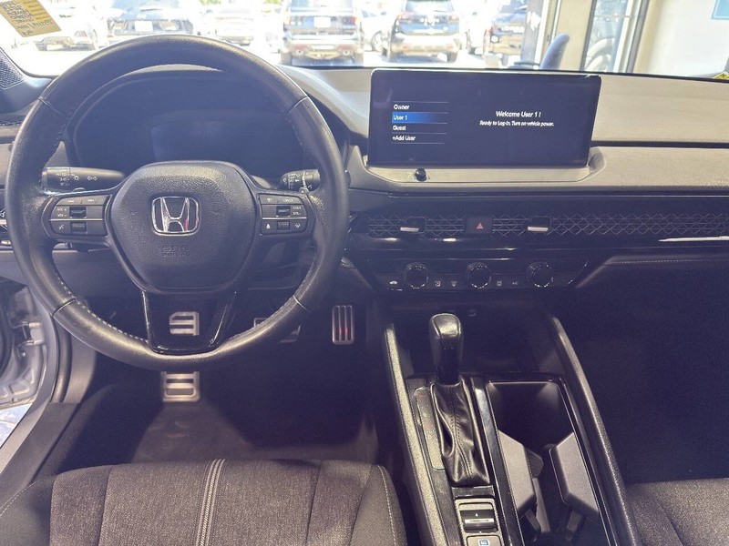 Honda Accord Hybrid Vehicle Full-screen Gallery Image 34