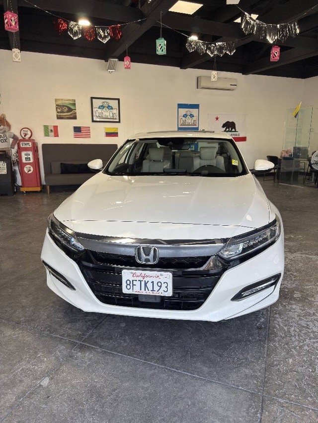 Honda Accord Hybrid Vehicle Full-screen Gallery Image 03