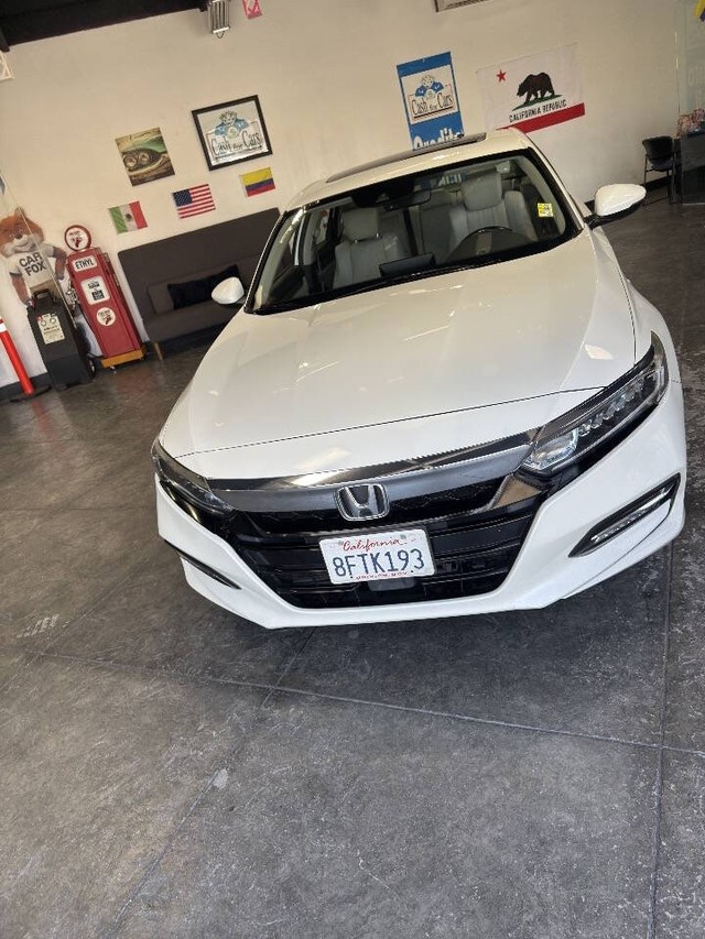 Honda Accord Hybrid Vehicle Full-screen Gallery Image 04