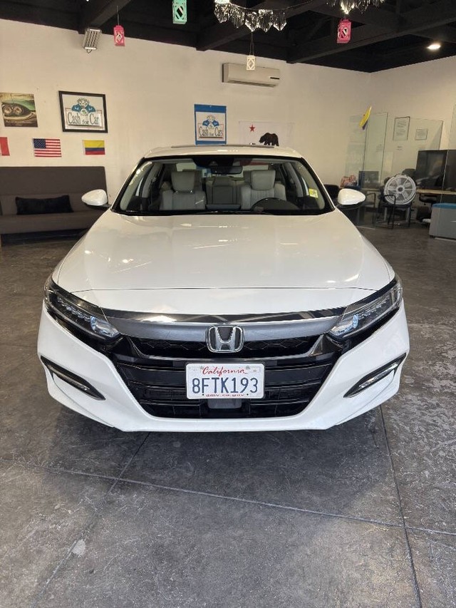 Honda Accord Hybrid Vehicle Full-screen Gallery Image 05
