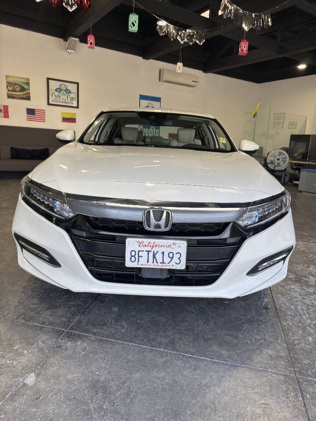 Honda Accord Hybrid Vehicle Full-screen Gallery Image 06