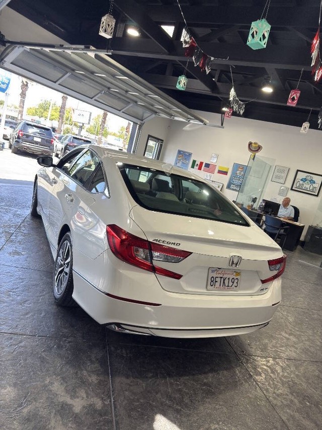 Honda Accord Hybrid Vehicle Full-screen Gallery Image 19