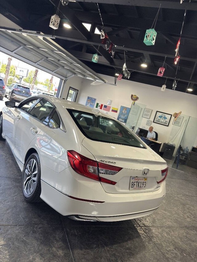 Honda Accord Hybrid Vehicle Full-screen Gallery Image 20