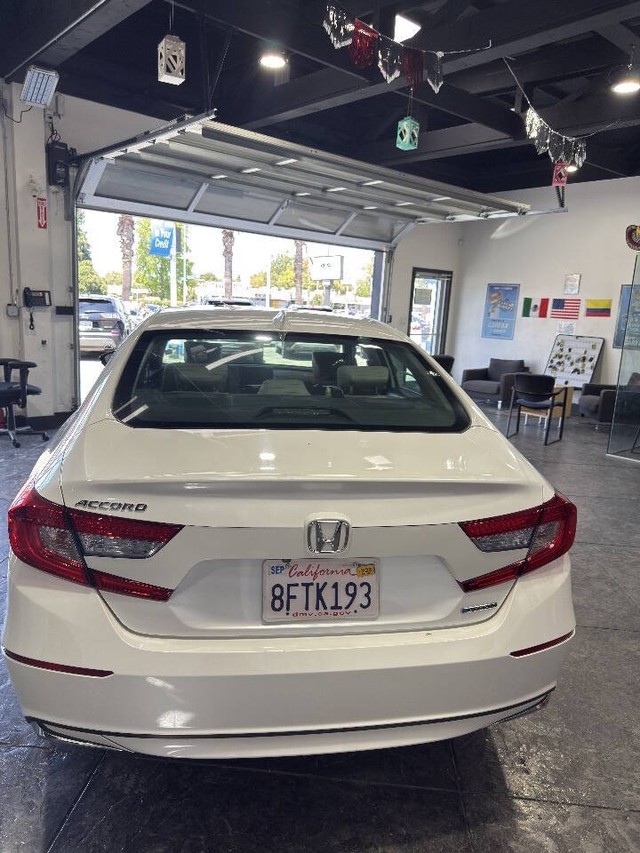 Honda Accord Hybrid Vehicle Full-screen Gallery Image 22