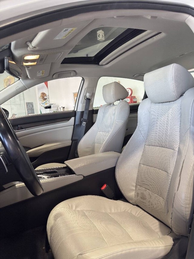 Honda Accord Hybrid Vehicle Full-screen Gallery Image 48