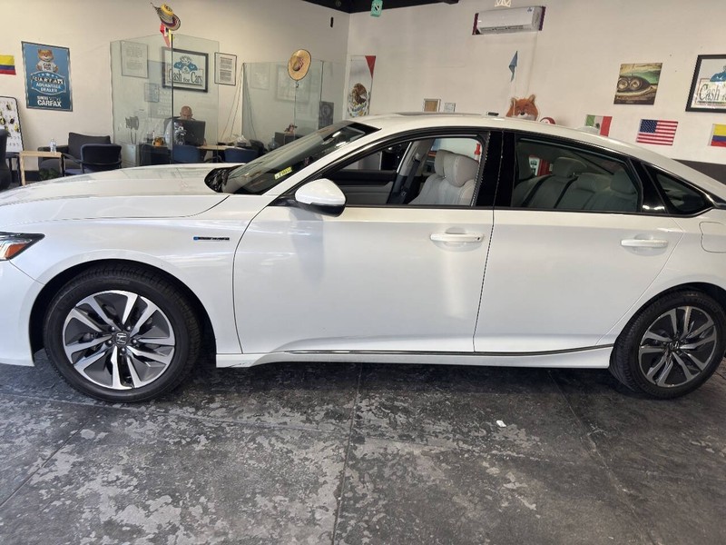 Honda Accord Hybrid Vehicle Full-screen Gallery Image 12