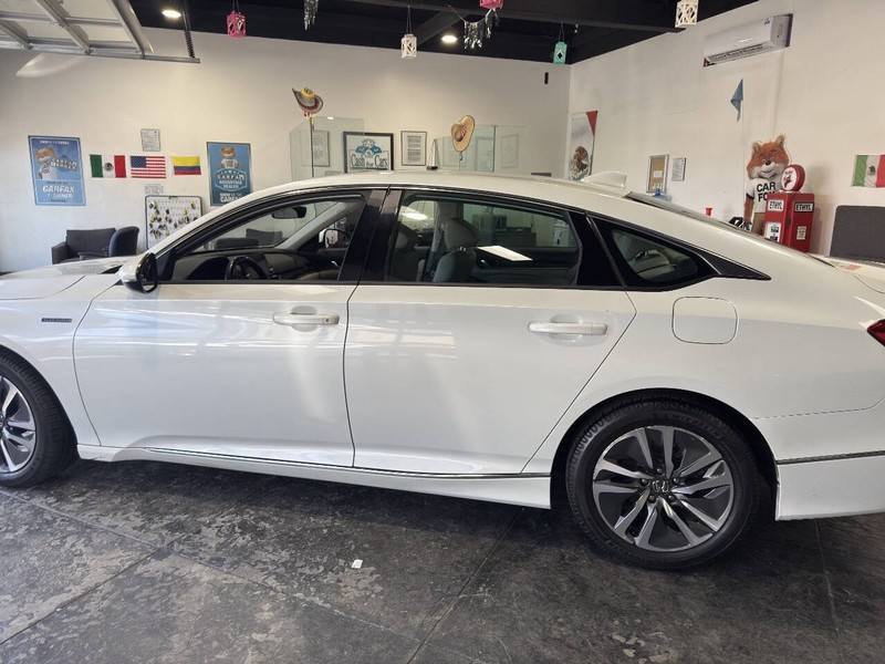 Honda Accord Hybrid Vehicle Full-screen Gallery Image 15