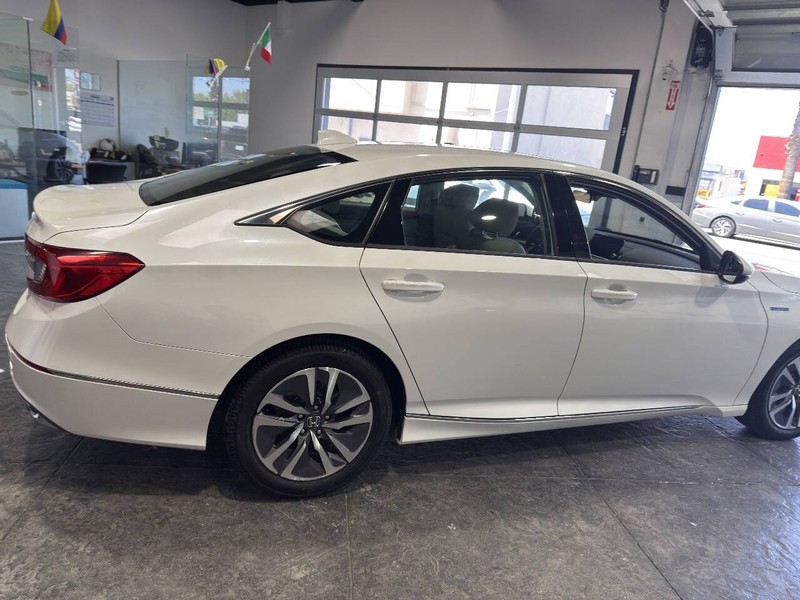 Honda Accord Hybrid Vehicle Full-screen Gallery Image 25