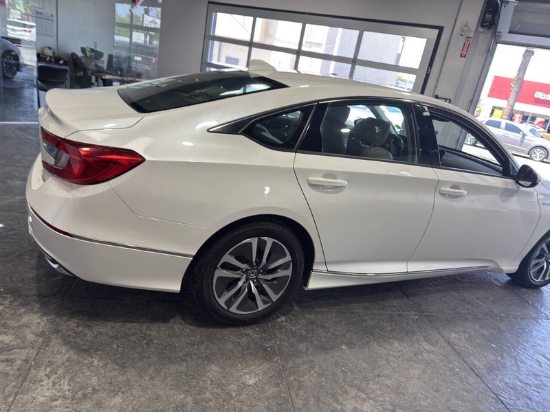 Honda Accord Hybrid Vehicle Full-screen Gallery Image 26