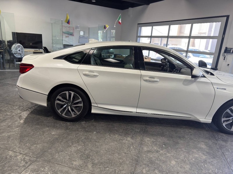 Honda Accord Hybrid Vehicle Full-screen Gallery Image 28