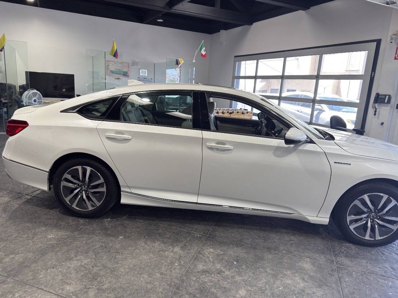 Honda Accord Hybrid Vehicle Full-screen Gallery Image 33