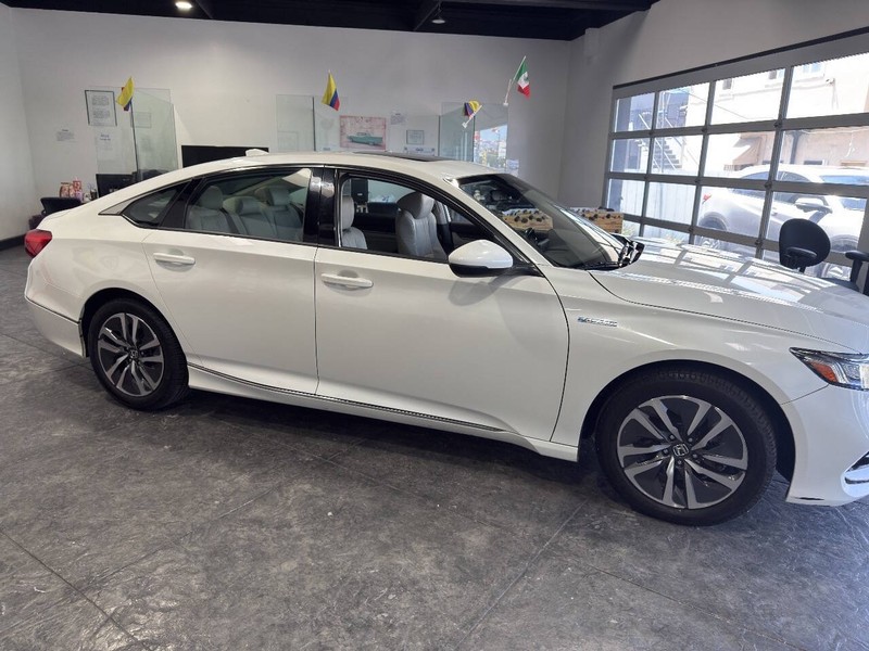 Honda Accord Hybrid Vehicle Full-screen Gallery Image 36