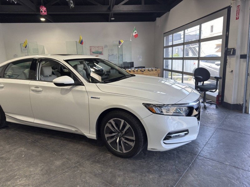 Honda Accord Hybrid Vehicle Full-screen Gallery Image 39