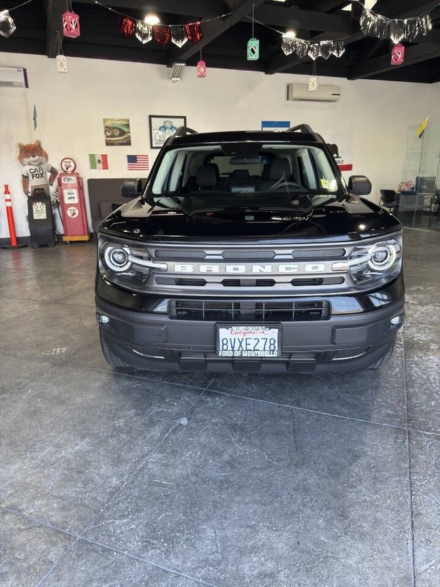 Ford Bronco Sport Vehicle Full-screen Gallery Image 02