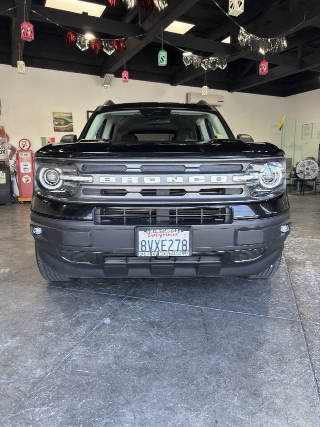 Ford Bronco Sport Vehicle Full-screen Gallery Image 03