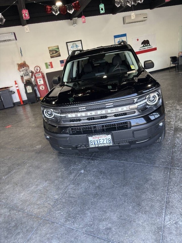 Ford Bronco Sport Vehicle Full-screen Gallery Image 06