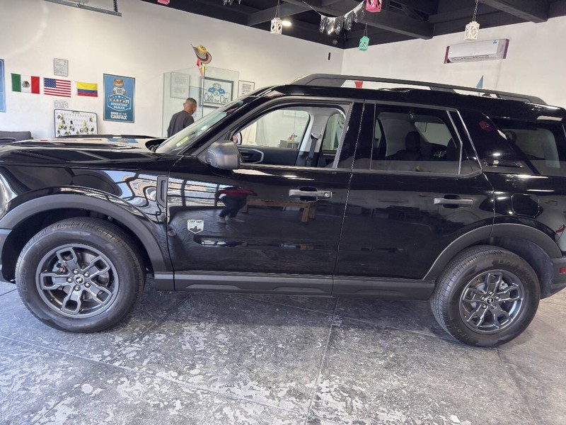 Ford Bronco Sport Vehicle Full-screen Gallery Image 08