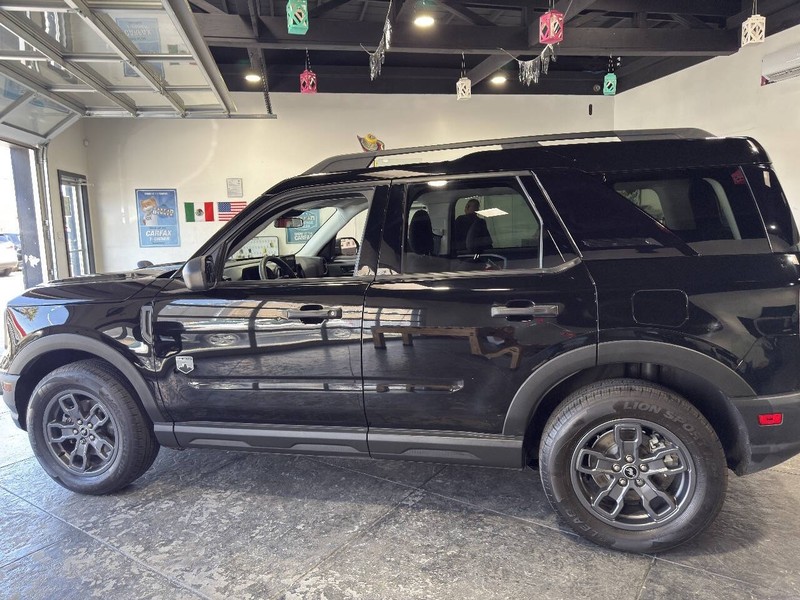 Ford Bronco Sport Vehicle Full-screen Gallery Image 12