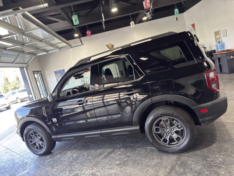 Ford Bronco Sport Vehicle Full-screen Gallery Image 16